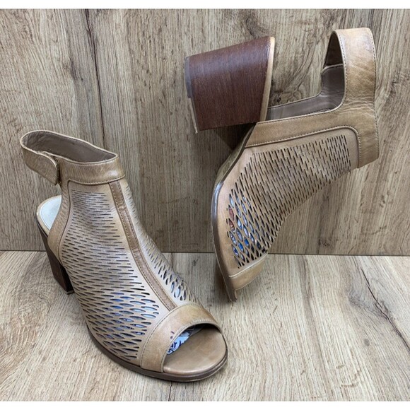 Vince Camuto Lavette Laser Cut Peep Toe Bootie Sandals Womens 10M Brown Leather - Picture 1 of 16